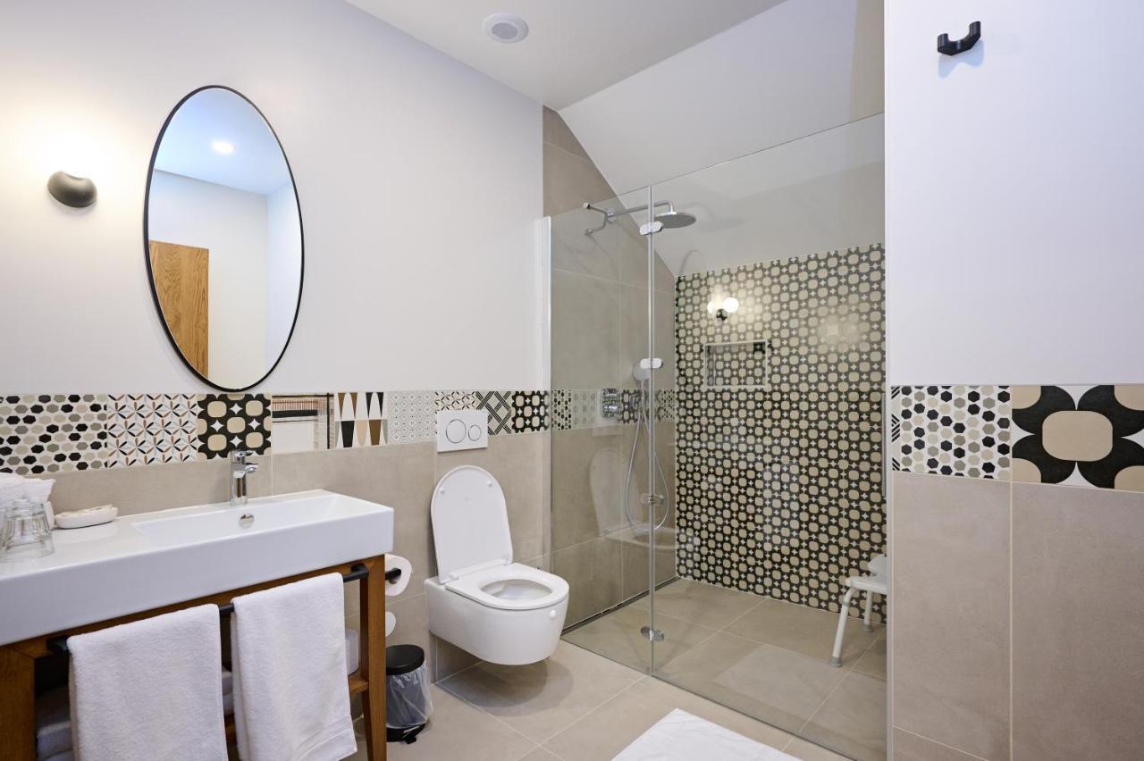 Hisa Ancka, - 3 Min To The Airport