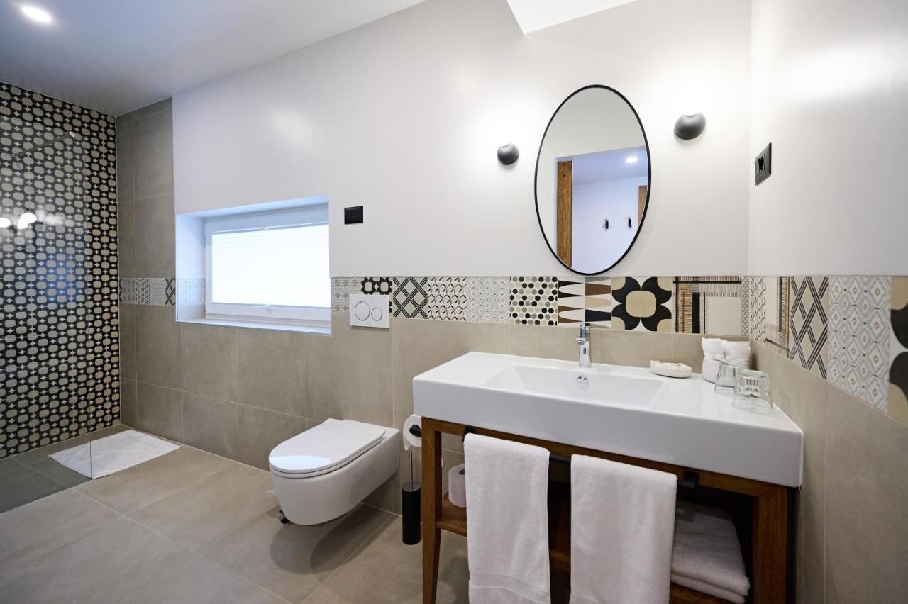 Hisa Ancka, - 3 Min To The Airport Hotel 3*